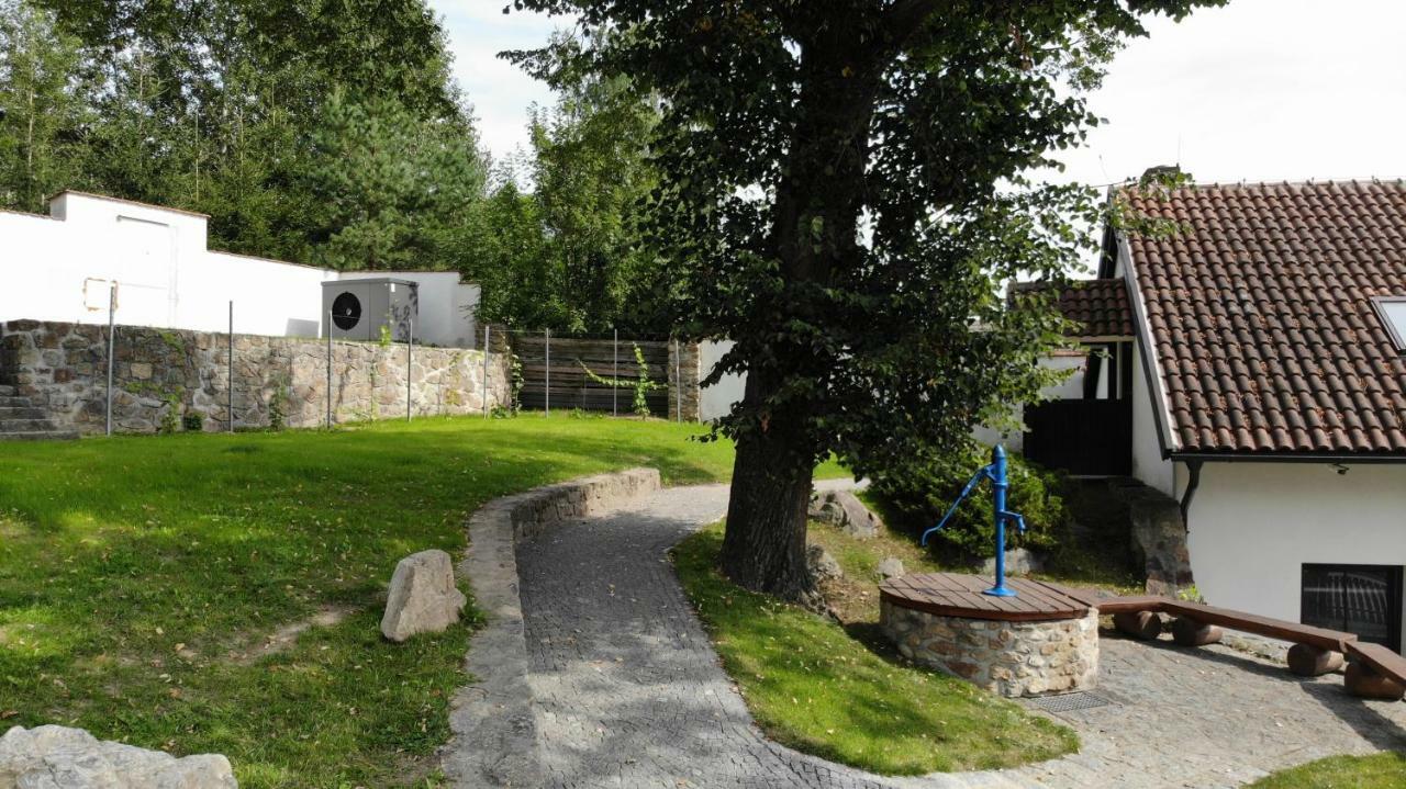 Hotel Statek Cesky Dvur Postupice Esterno foto